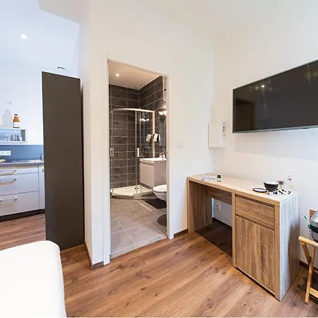 Logis Hotel-restaurant Les Coudercous 3* Saint-Chély-dʼAubrac