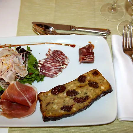 Logis Hotel-restaurant Les Coudercous Hotel