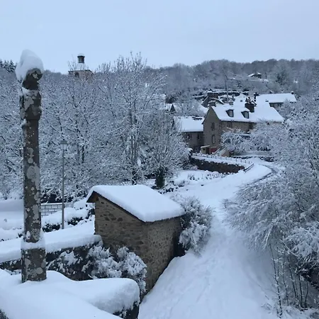 Logis Hotel-restaurant Les Coudercous Saint-Chély-dʼAubrac