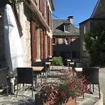Logis Les Coudercous Hotel