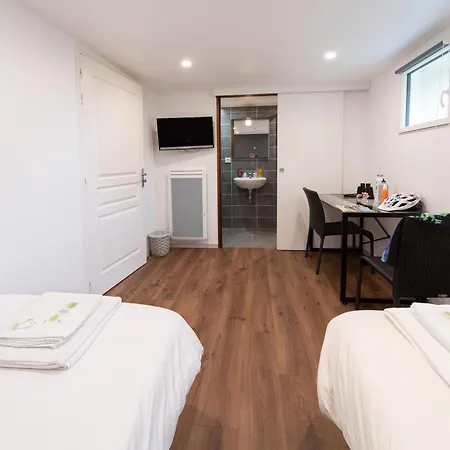 Logis Les Coudercous Hotel Saint-Chély-dʼAubrac