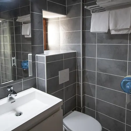 Logis Hotel-restaurant Les Coudercous Ξενοδοχείο