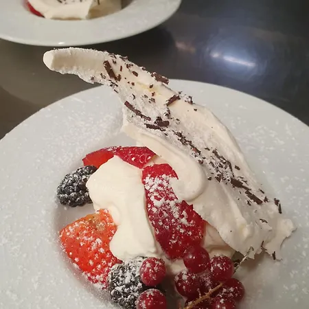 Logis Hotel-restaurant Les Coudercous Saint-Chély-dʼAubrac