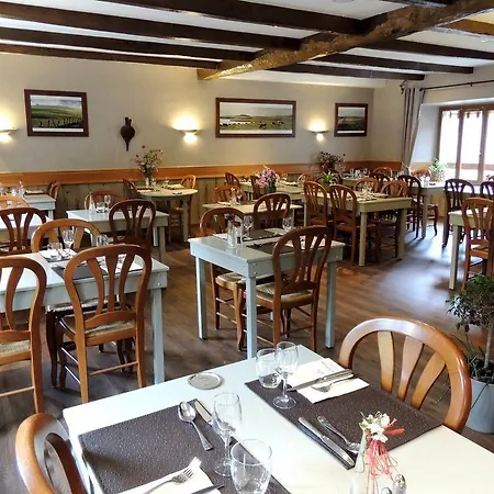 Hotel Logis Les Coudercous Saint-Chély-dʼAubrac