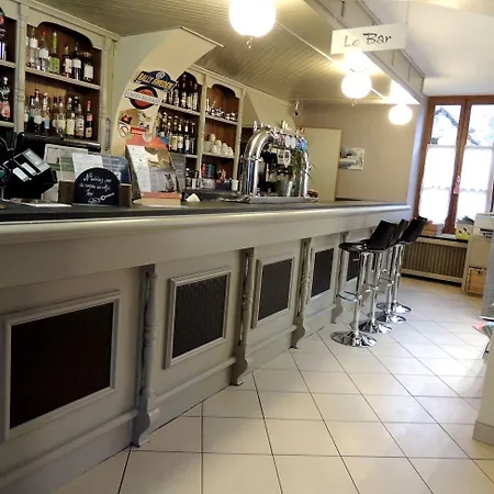 Logis Hotel-restaurant Les Coudercous 3* Saint-Chély-dʼAubrac