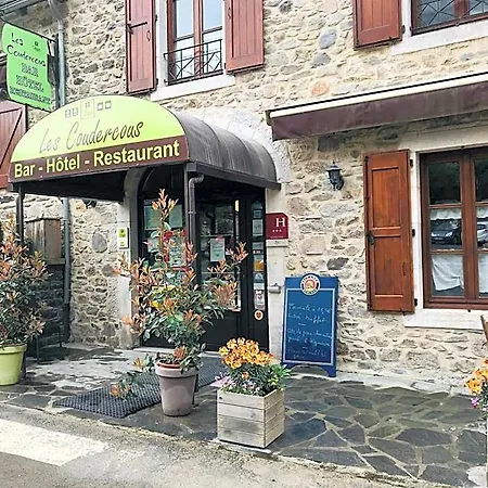 Logis Hotel-restaurant Les Coudercous ホテル Saint-Chély-dʼAubrac