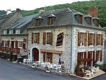 Otel Logis Hotel-restaurant Les Coudercous Saint-Chély-dʼAubrac