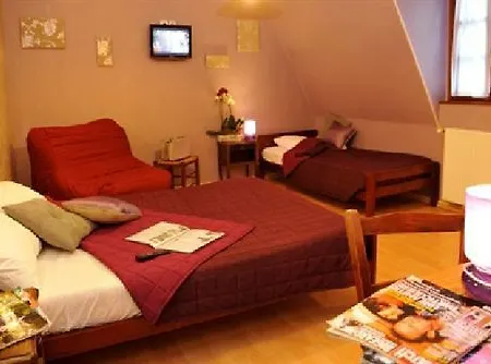 מלון Logis Hotel-restaurant Les Coudercous Saint-Chély-dʼAubrac