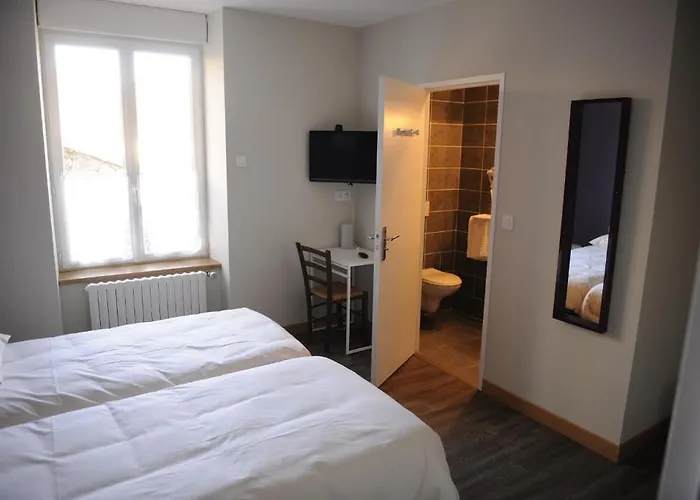 Logis Hotel-restaurant Les Coudercous 3* Saint-Chély-dʼAubrac