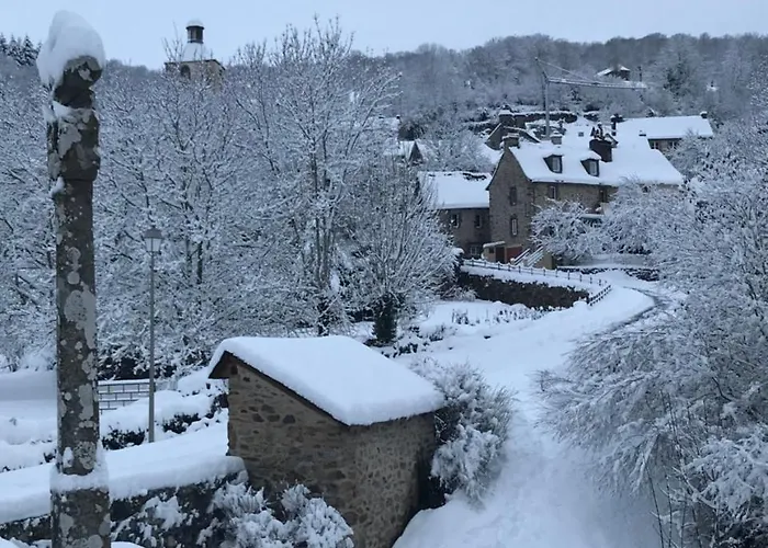 Logis Hotel-restaurant Les Coudercous Saint-Chély-dʼAubrac